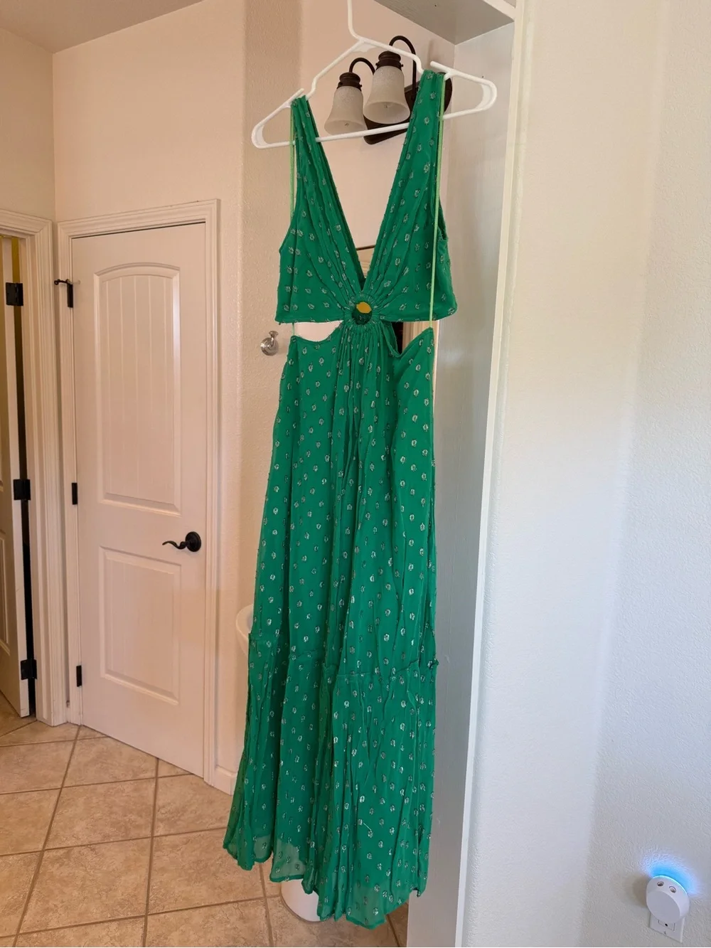 Vici Emerald Green Backless Maxi Dress with Ring Cutout - Picture 2 of 3